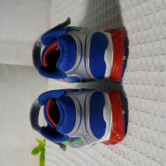 Marvel Super Hero Adventures boys light up sneakers size 11 - Picture 5 of 8
